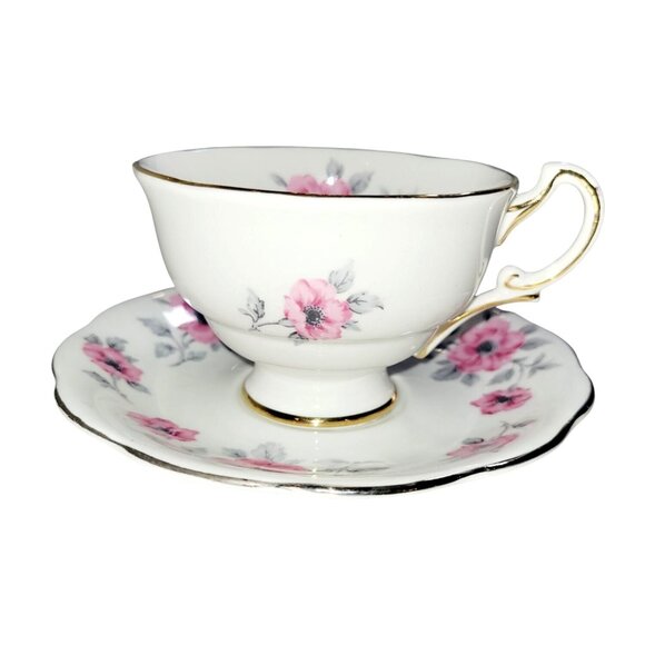 Royal Standard Teacup and Saucer Hand Painted Roses Gold Trim Bone China England - Picture 3 of 10